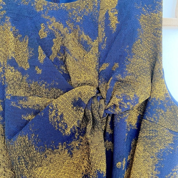 EUC Cynthia Steffe Shift Dress with Knot Detail - Picture 6 of 8